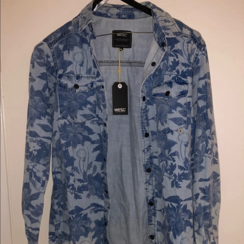 Wezc Men’s denouncing shirt size medium